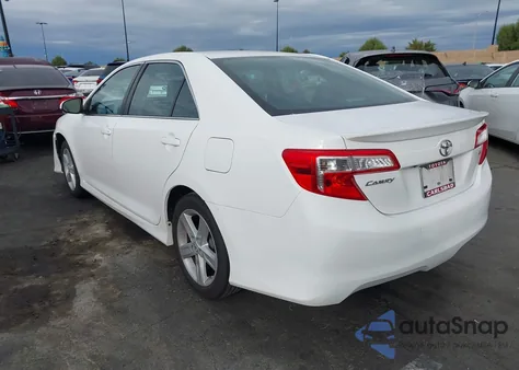 2014 Toyota Camry Se z USA, uszkodzony, nr VIN 4T1BF1FK3EU395194